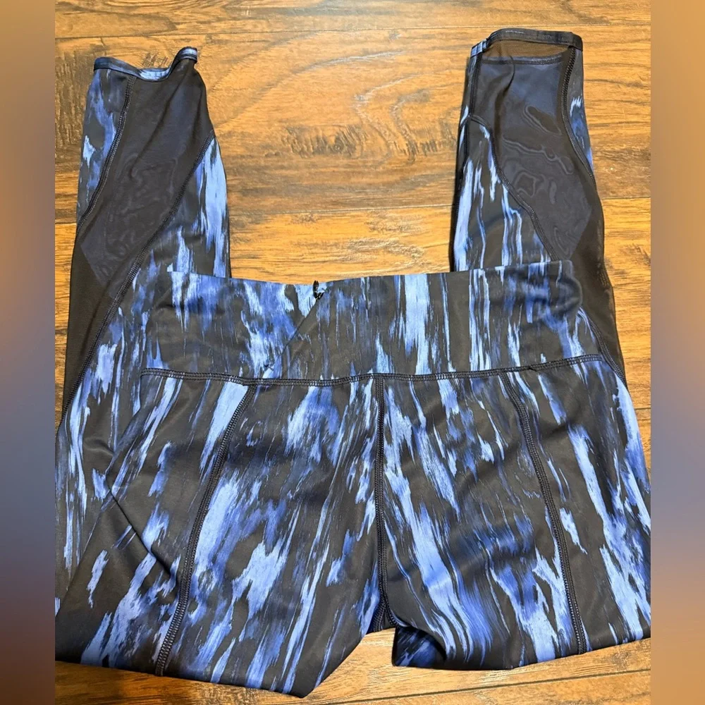 lululemon athletica Dynamic Blue and Black Patterned Leggings